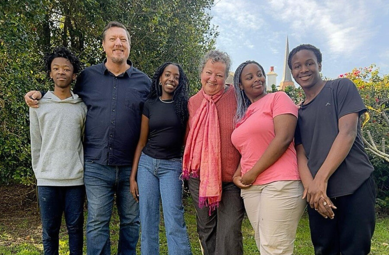 swan Give to a Missionary